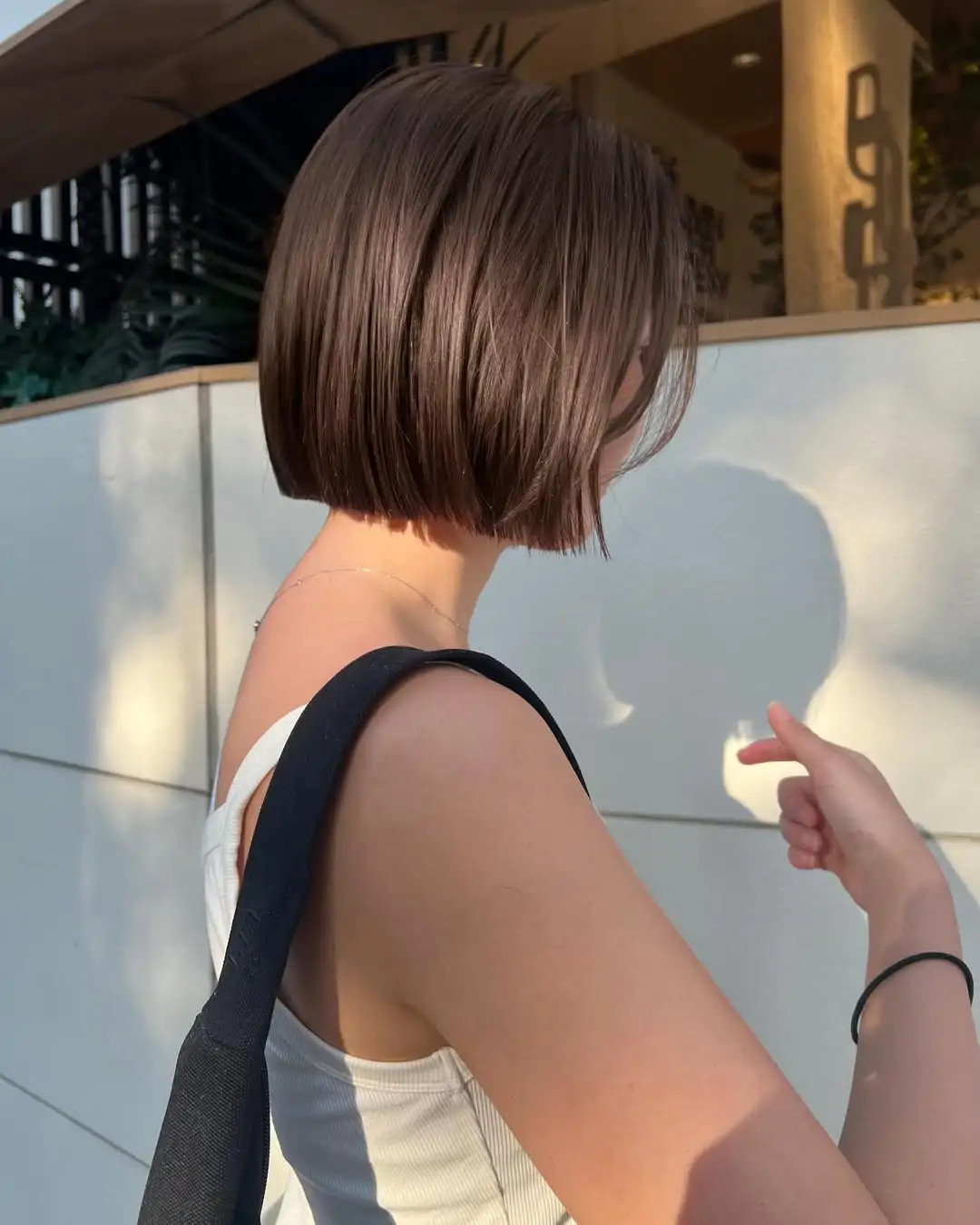 Ear-Length Bob Sharp Blunt Cut Ear-Length Bob Sharp Blunt Cut — Brown Bob 2027