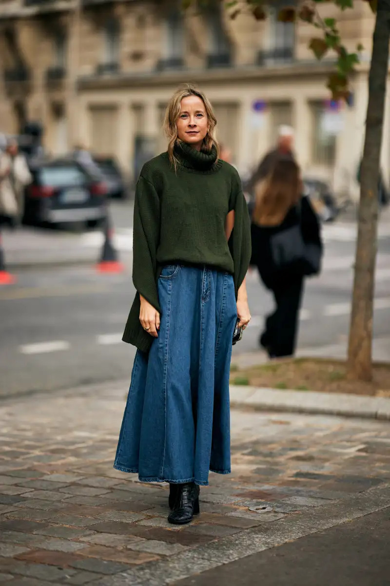 Oversized Turtleneck with Voluminous Denim Skirt Oversized Turtleneck with Voluminous Denim Skirt — Winter Casual Outfits 2027