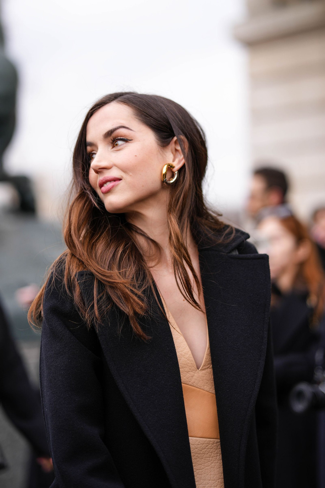 Middle Visual Idea Middle Visual Idea — Light Brown Hair 2027