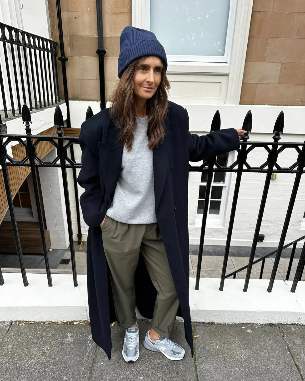 Oversized Navy Coat and Olive Trousers for Relaxed Winter Style Oversized Navy Coat and Olive Trousers for Relaxed Winter Style — Winter Outfits 2027 for School