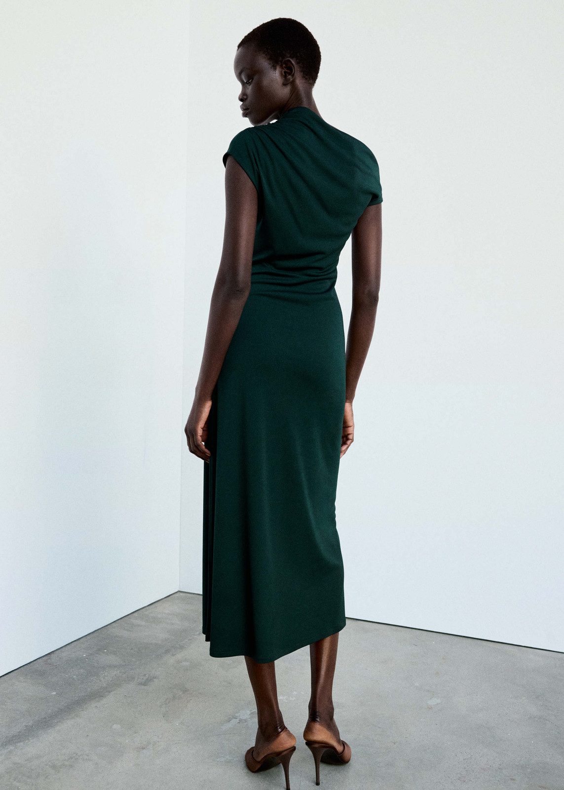 Dark Green Jersey Draped Dress for Effortless Elegance Dark Green Jersey Draped Dress for Effortless Elegance — Wedding Guest Outfits Cocktail 2027