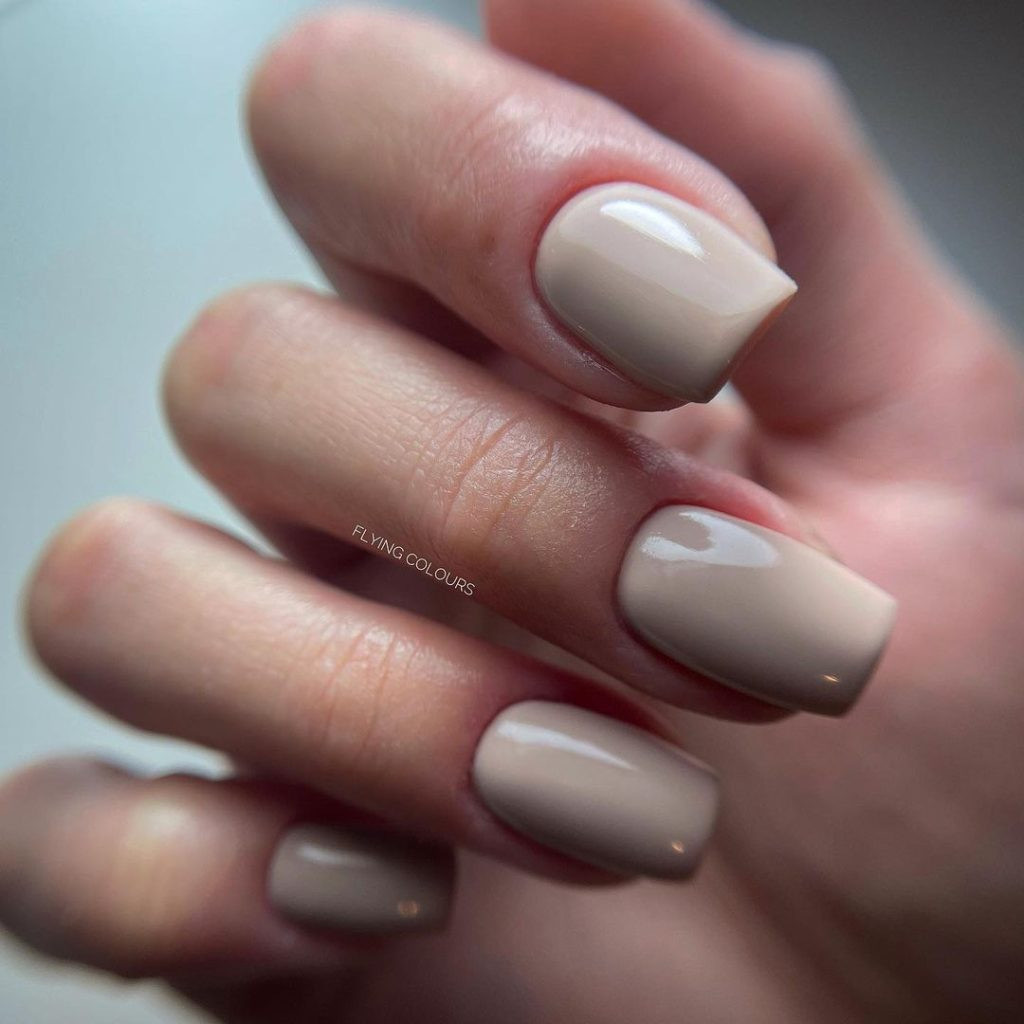 Solid Color Light Beige Glossy Squares Solid Color Light Beige Glossy Squares — Beige Nails 2027
