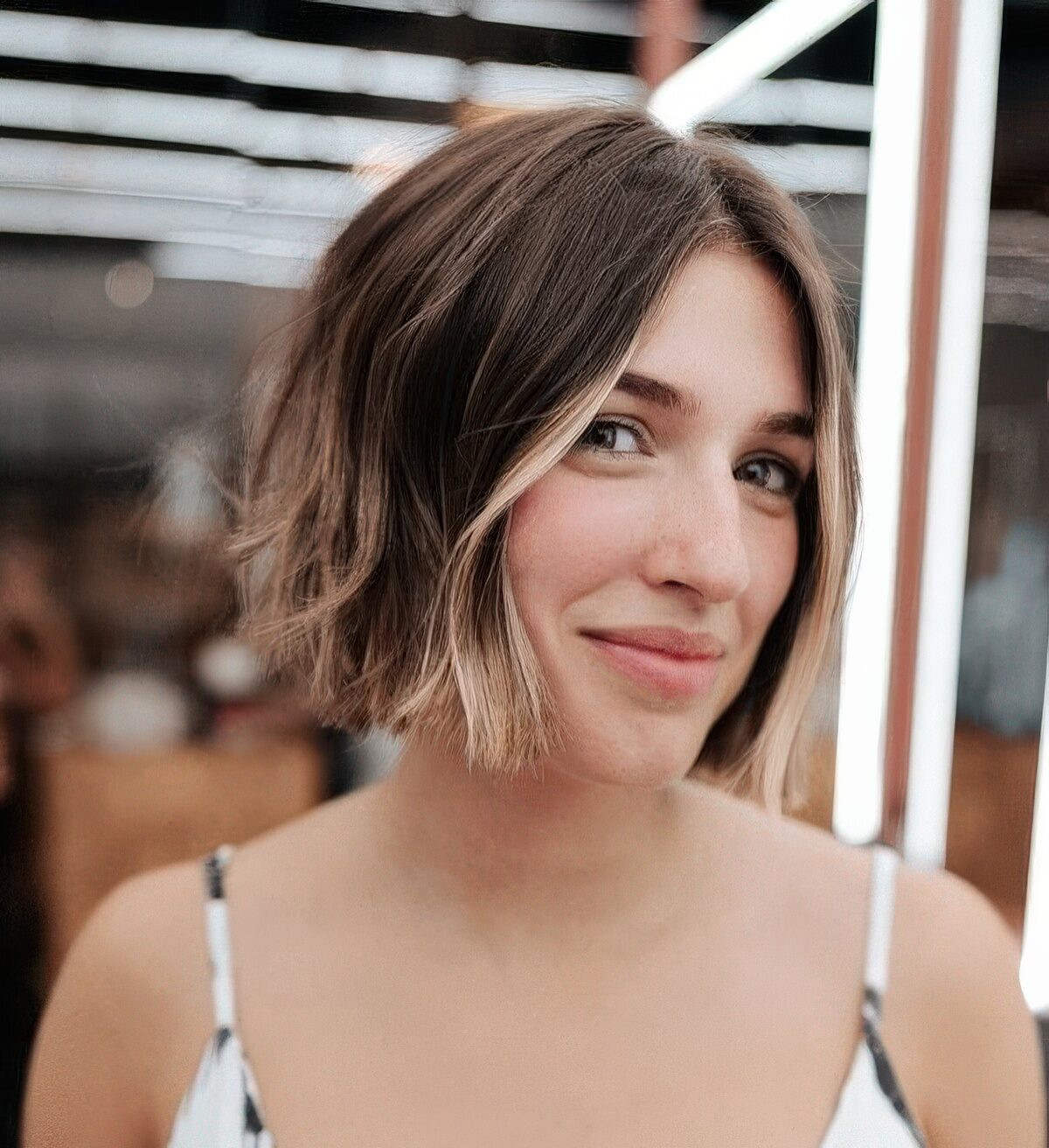 Chin Dark Brown Bob With Bold Blonde Money Piece Chin Dark Brown Bob With Bold Blonde Money Piece — Money Piece Bob 2027