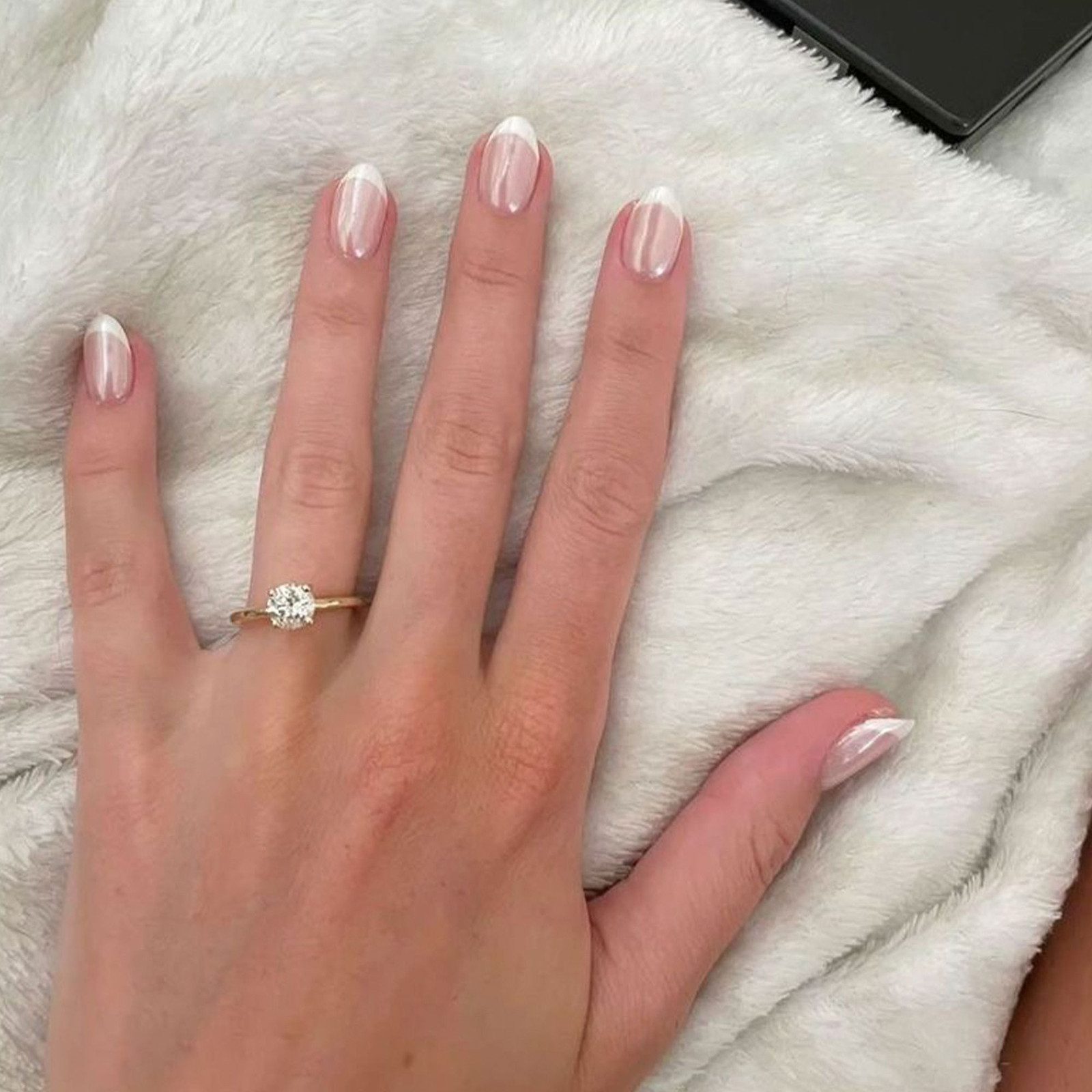Sheer Nude White French Medium Oval Sheer Nude White French Medium Oval — Nude Wedding Nails 2027