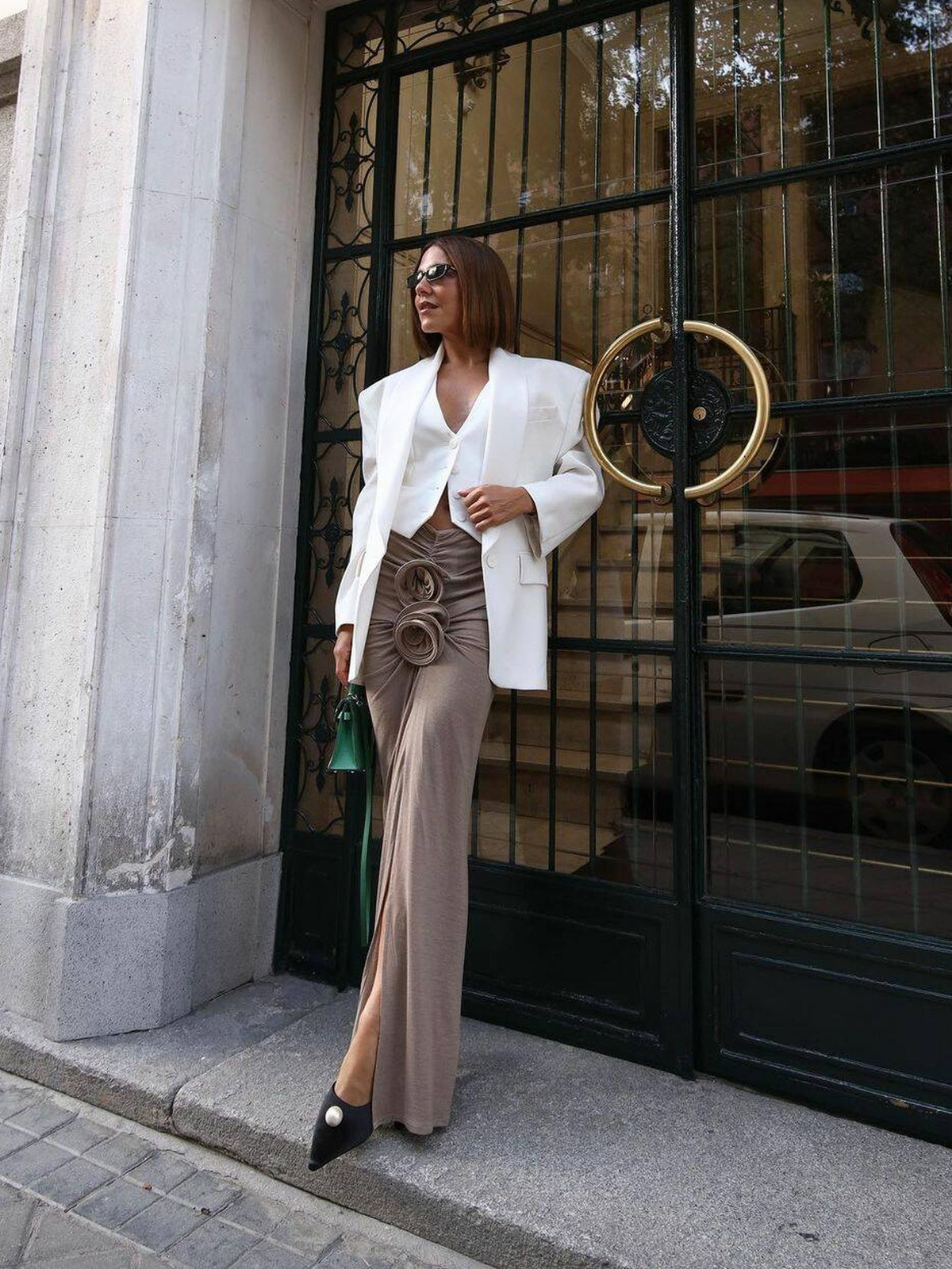 White Vest White Oversized Blazer Outfit Idea White Vest White Oversized Blazer Outfit Idea — Slip Skirts 2027