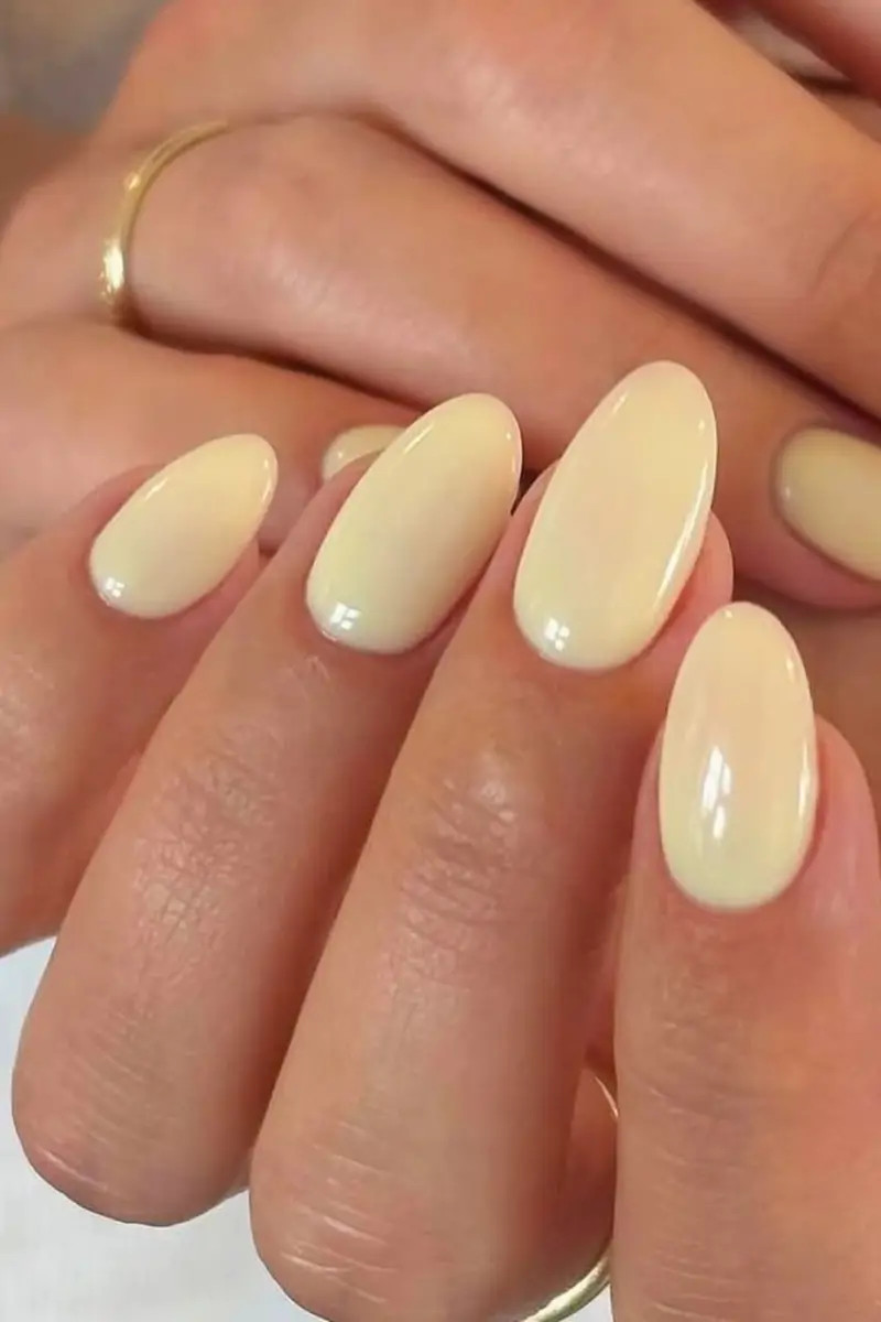 Milky Pale Yellow Medium Oval Milky Pale Yellow Medium Oval — Yellow Summer Nails 2027