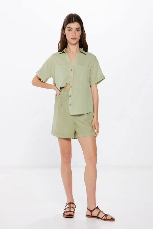 Sage Green Linen Shorts Set with Cuffed Hems and Button-Up Shirt Sage Green Linen Shorts Set with Cuffed Hems and Button-Up Shirt — Linen Shorts Outfits 2027