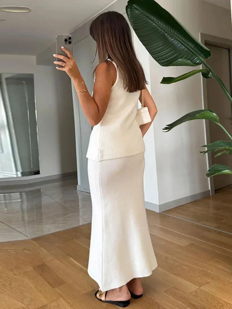 White Knitted Vest with Maxi Skirt White Knitted Vest with Maxi Skirt — Vest Outfits 2027