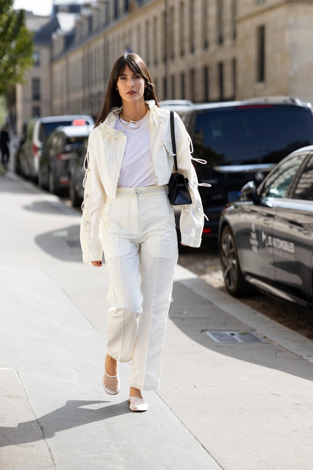 Chic Monochromatic: White Trousers with a Cropped Jacket Chic Monochromatic: White Trousers with a Cropped Jacket — White Jeans Outfits 2027