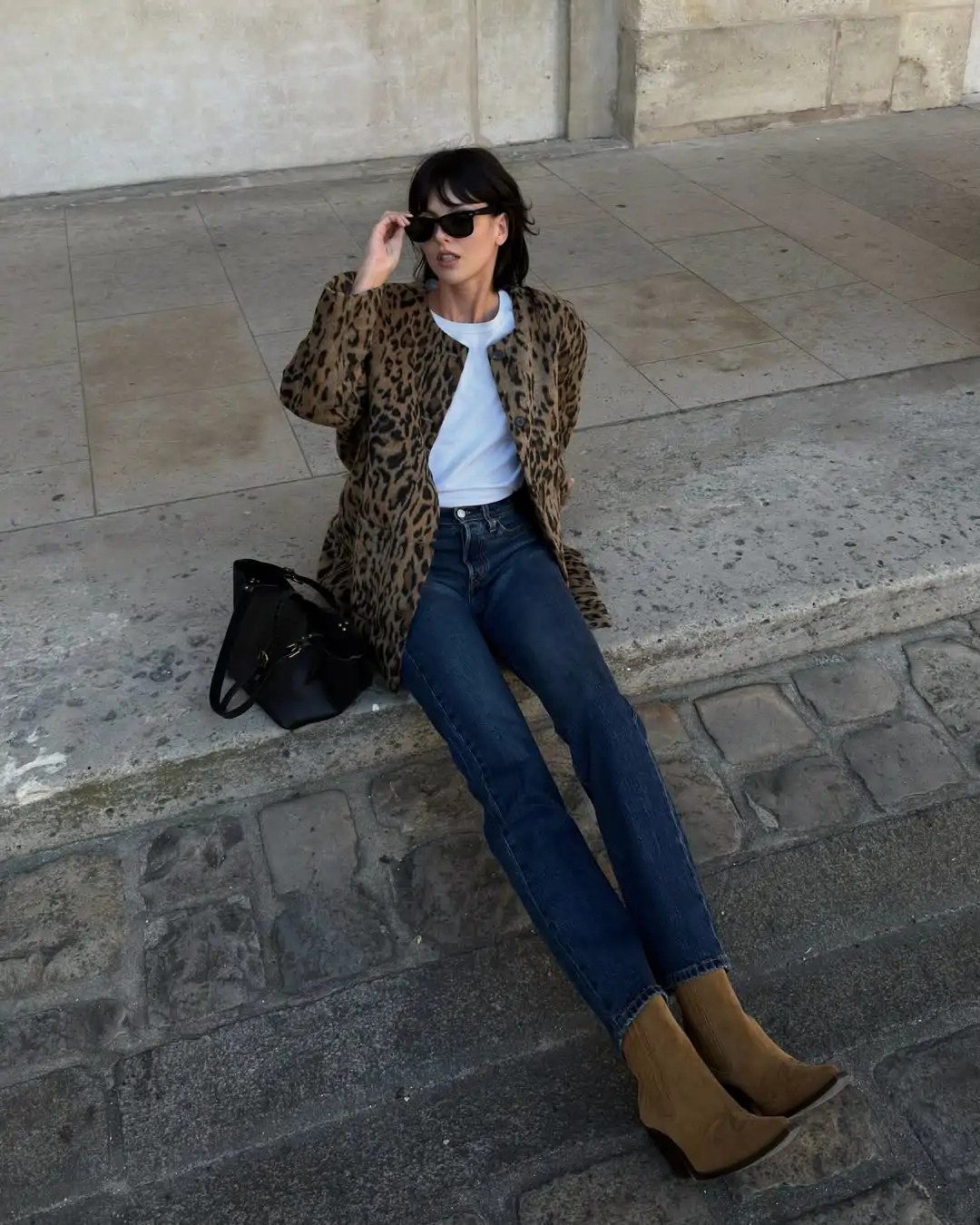 Dark Blue Straight Leg Jeans with Leopard Print Jacket and Ankle Boots Dark Blue Straight Leg Jeans with Leopard Print Jacket and Ankle Boots — Straight Leg Jeans 2027