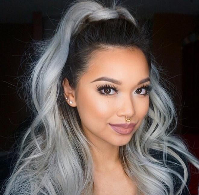 Collarbone Ash Gray Lob — Gray Hair Color 2027