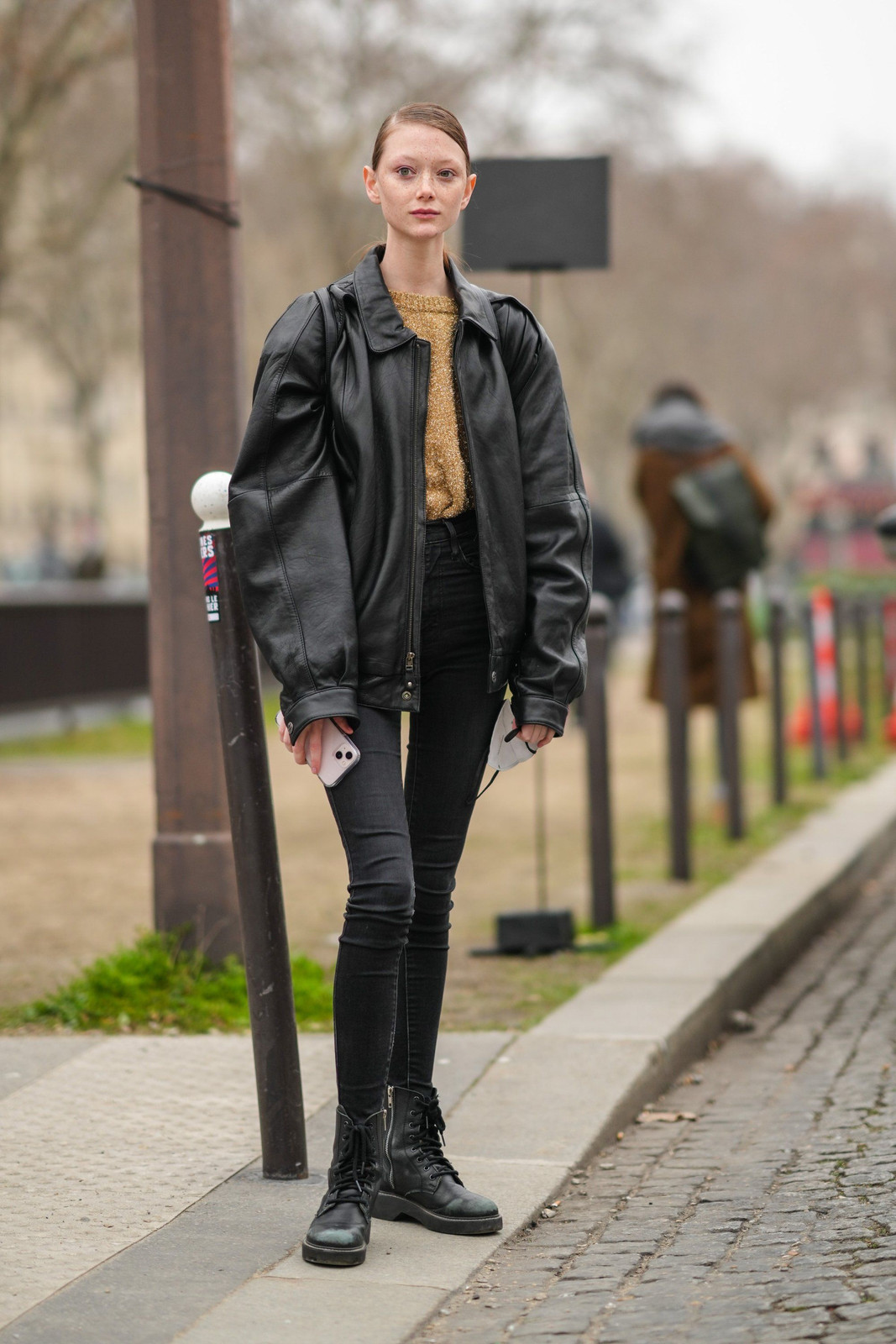 Edgy Black Skinny Jeans with Leather Jacket and Combat Boots — Scene Skinny Jeans Outfits 2027