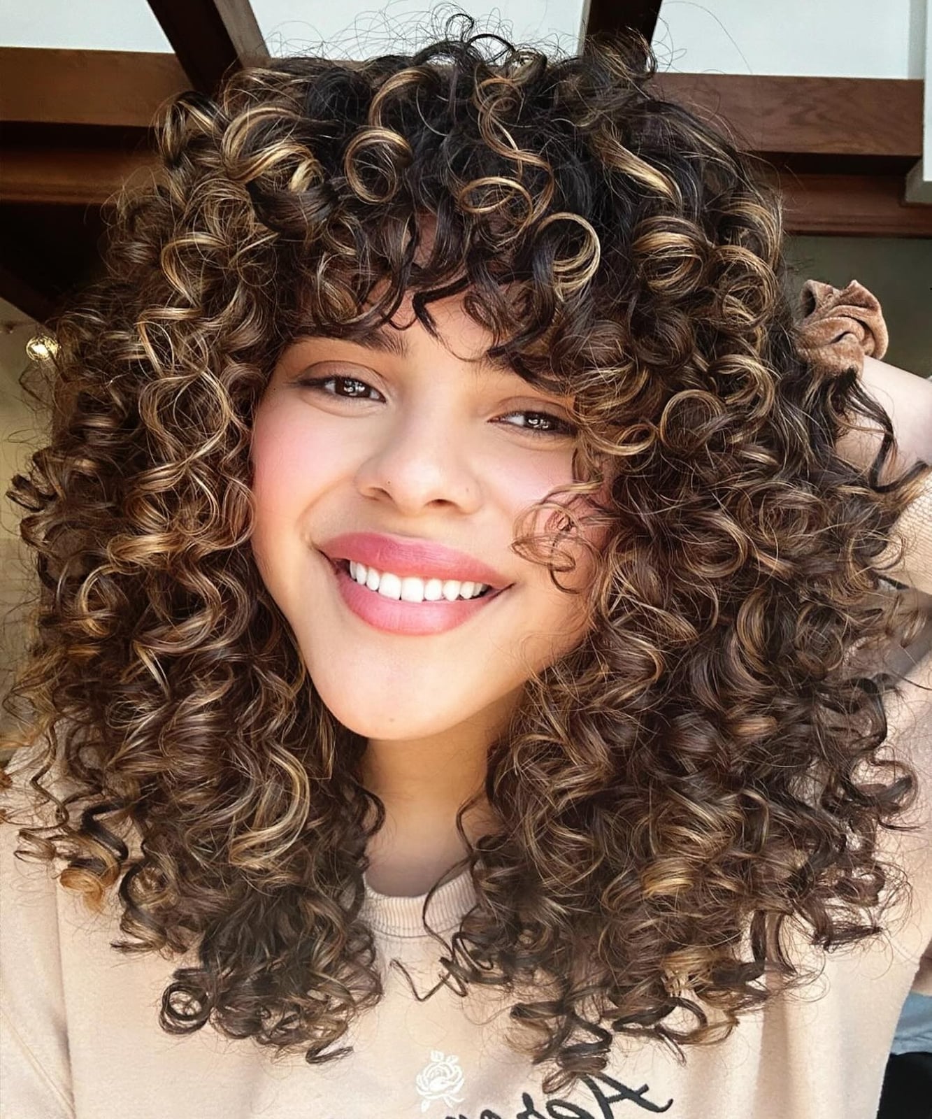 Collarbone Layers With Blonde Highlights, Side Collarbone Layers With Blonde Highlights, Side — 3B Curly Hairstyles 2027