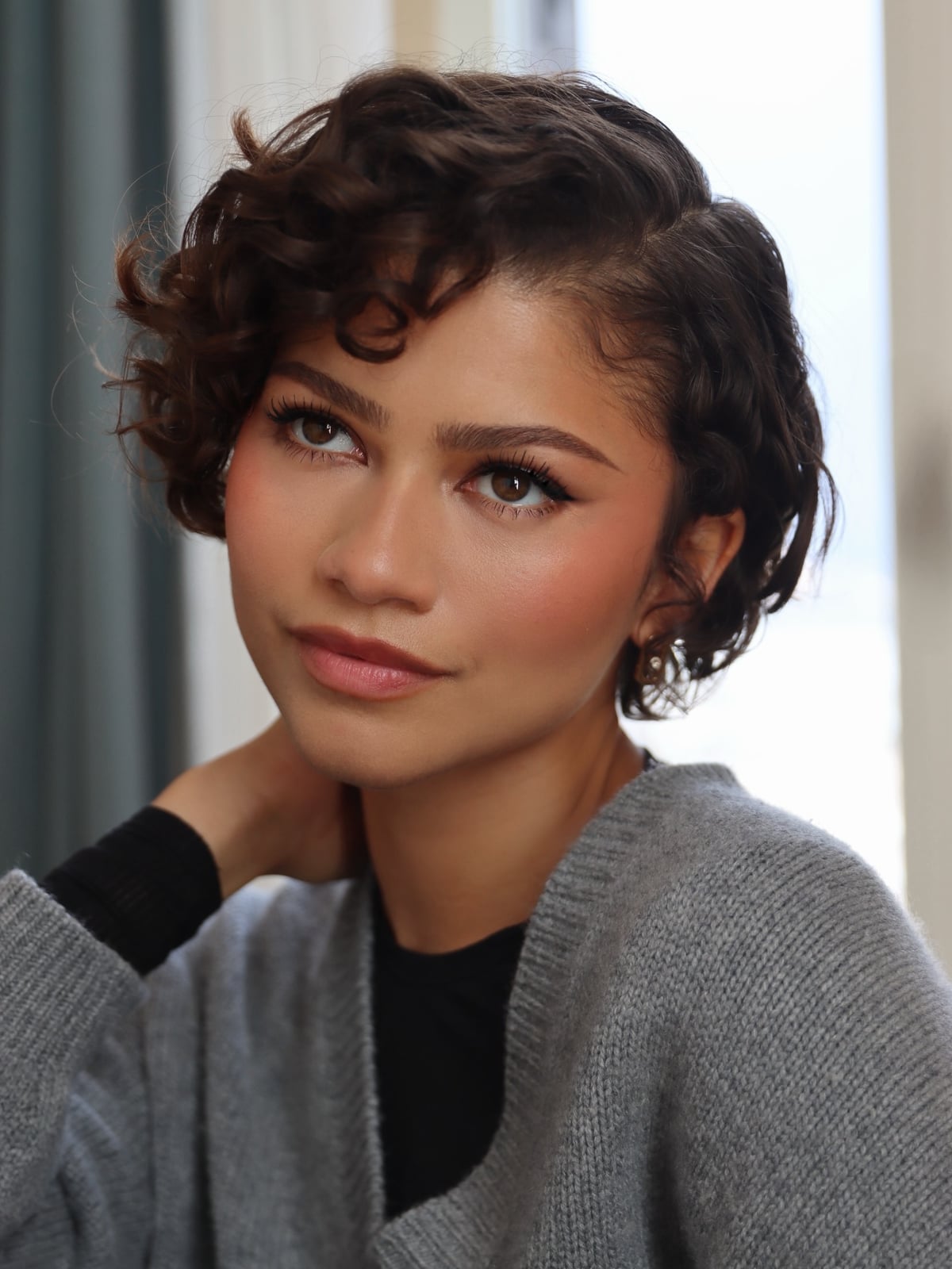 Collarbone Shag With Curtain Bangs, Ear Collarbone Shag With Curtain Bangs, Ear — 3B Curly Hairstyles 2027