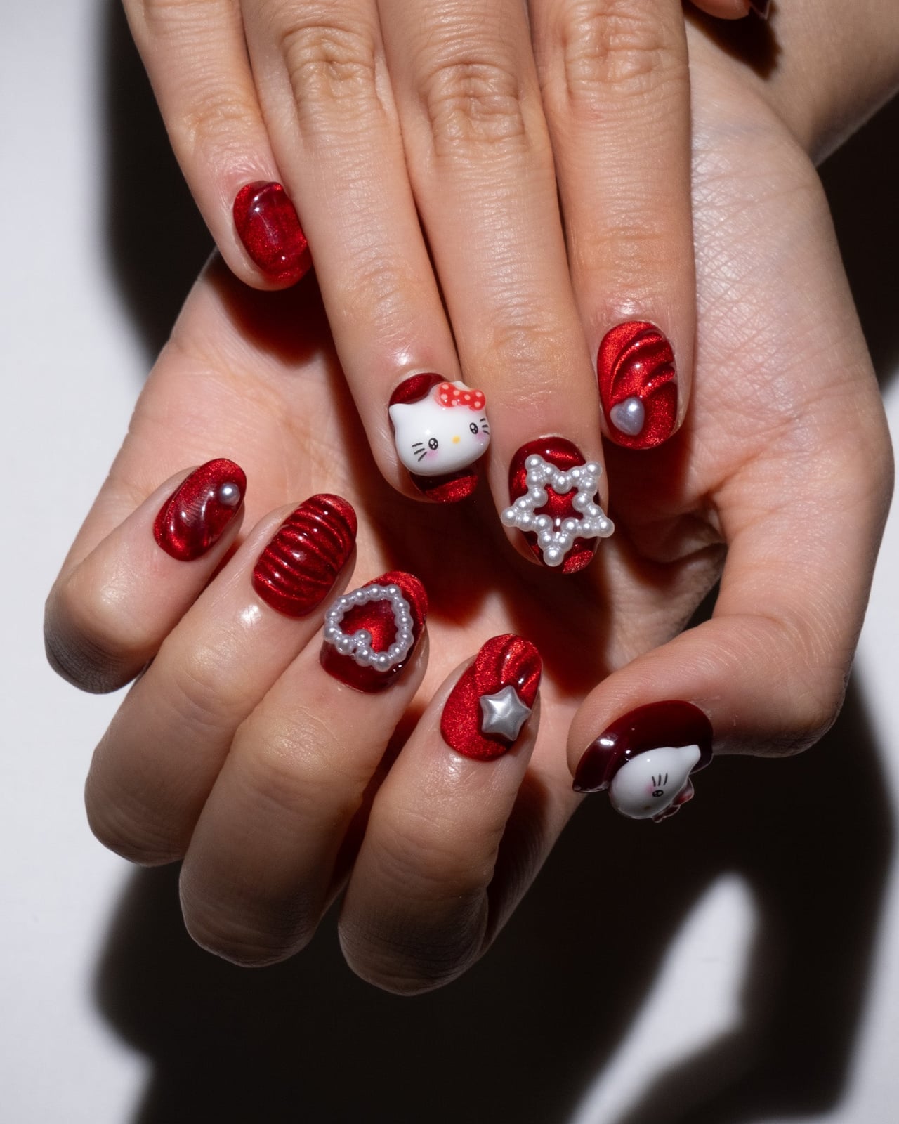 Vibrant Red Shimmer Medium Oval Nails Vibrant Red Shimmer Medium Oval Nails — 3D Hello Kitty Nails 2027