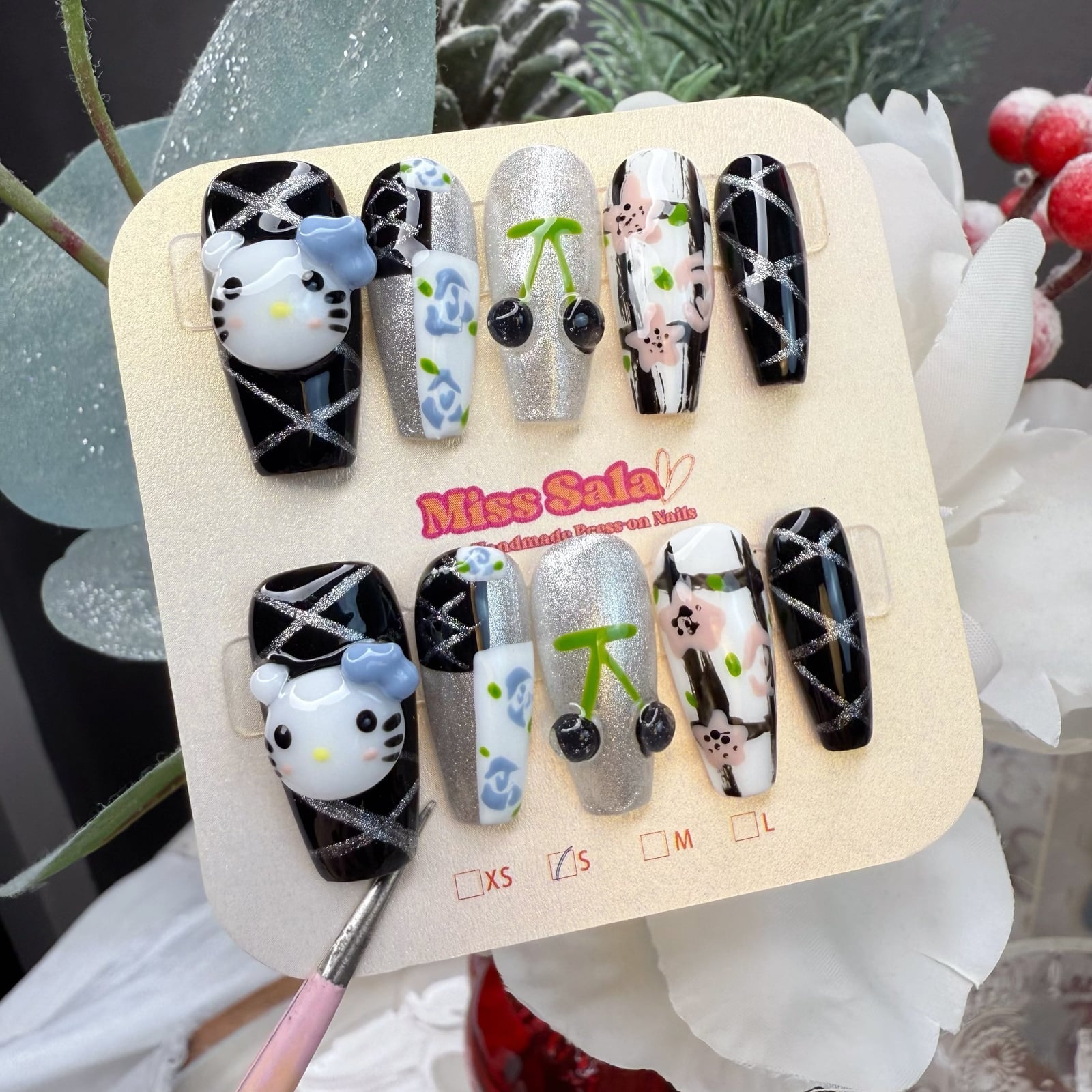 Short Square Black Glitter with 3D Hello Kitty Short Square Black Glitter with 3D Hello Kitty — 3D Hello Kitty Nails 2027