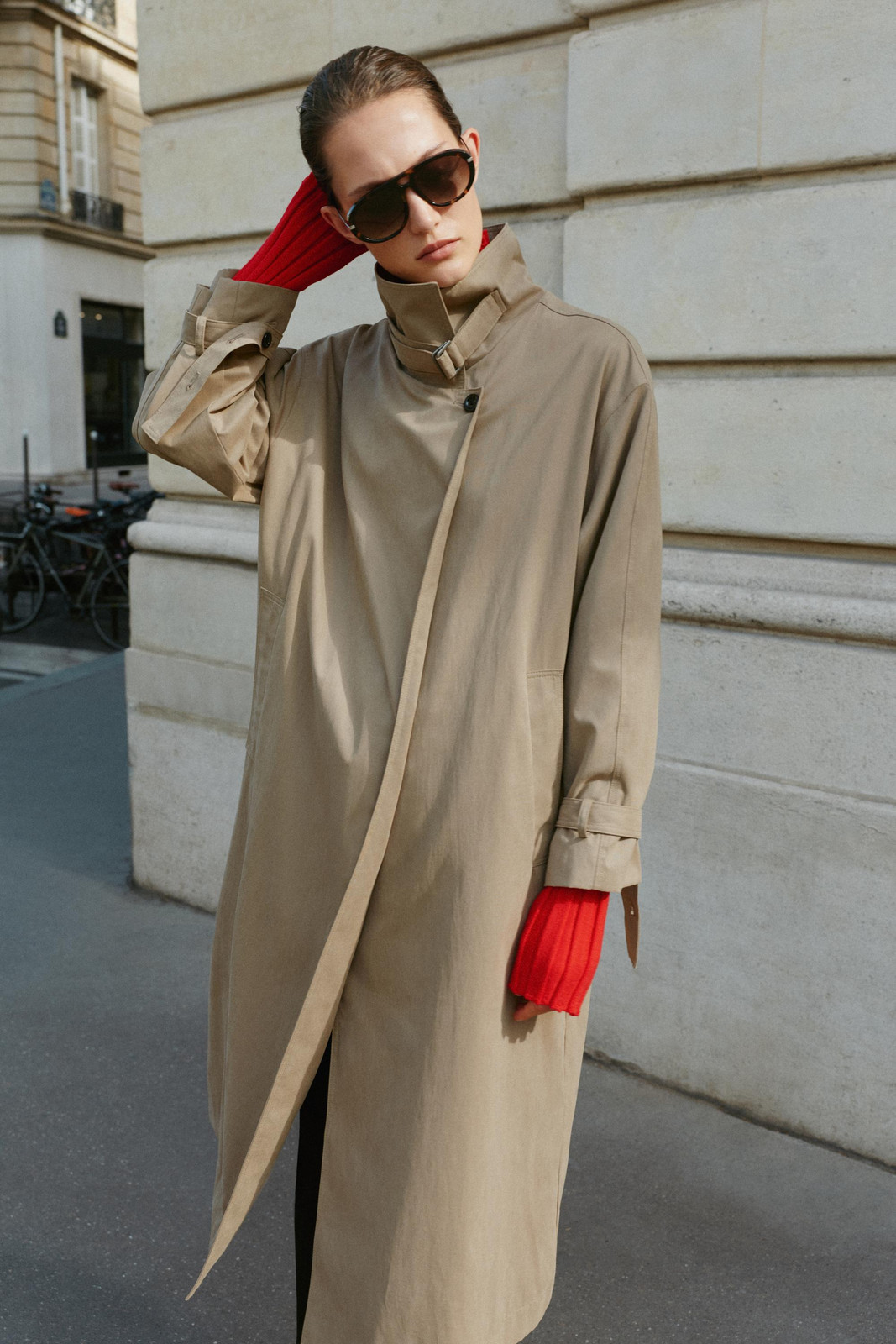 Oversized Beige Trench Coat with Bold Red Gloves Oversized Beige Trench Coat with Bold Red Gloves — Spring Europe Outfits 2027