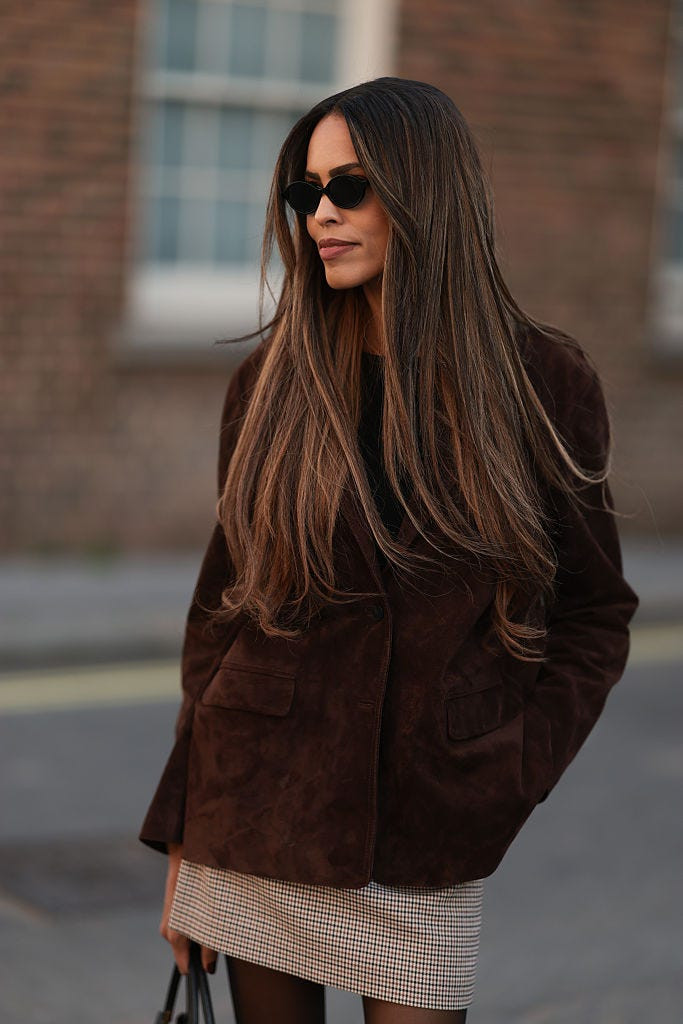 Middle Visual Idea Middle Visual Idea — Candlelit Brunette 2027