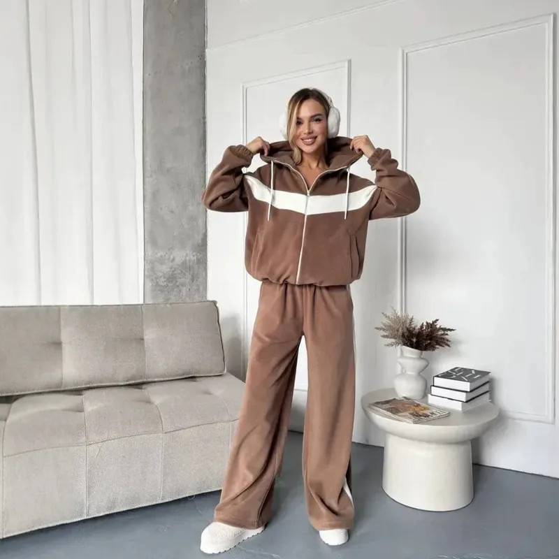 Patchwork Fleece Sweater Meets Wide-Leg Pants Patchwork Fleece Sweater Meets Wide-Leg Pants — Fleece Outfits 2027