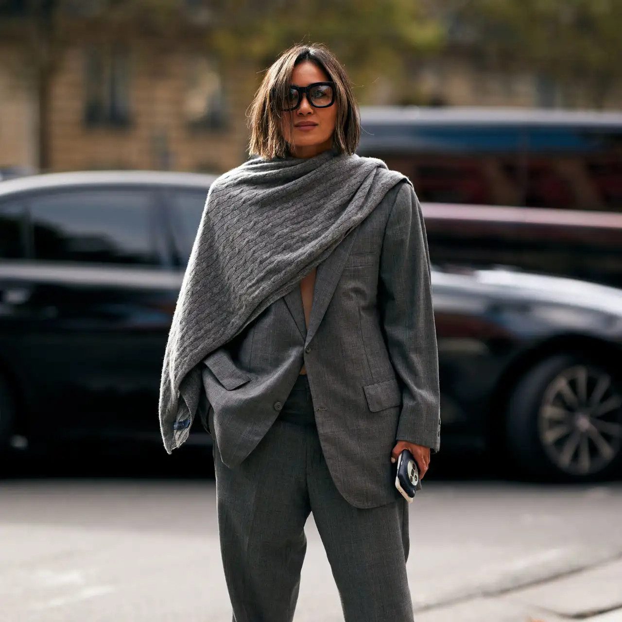 Oversized Grey Blazer with Statement Knit Scarf Oversized Grey Blazer with Statement Knit Scarf — Business Formal Outfits 2027