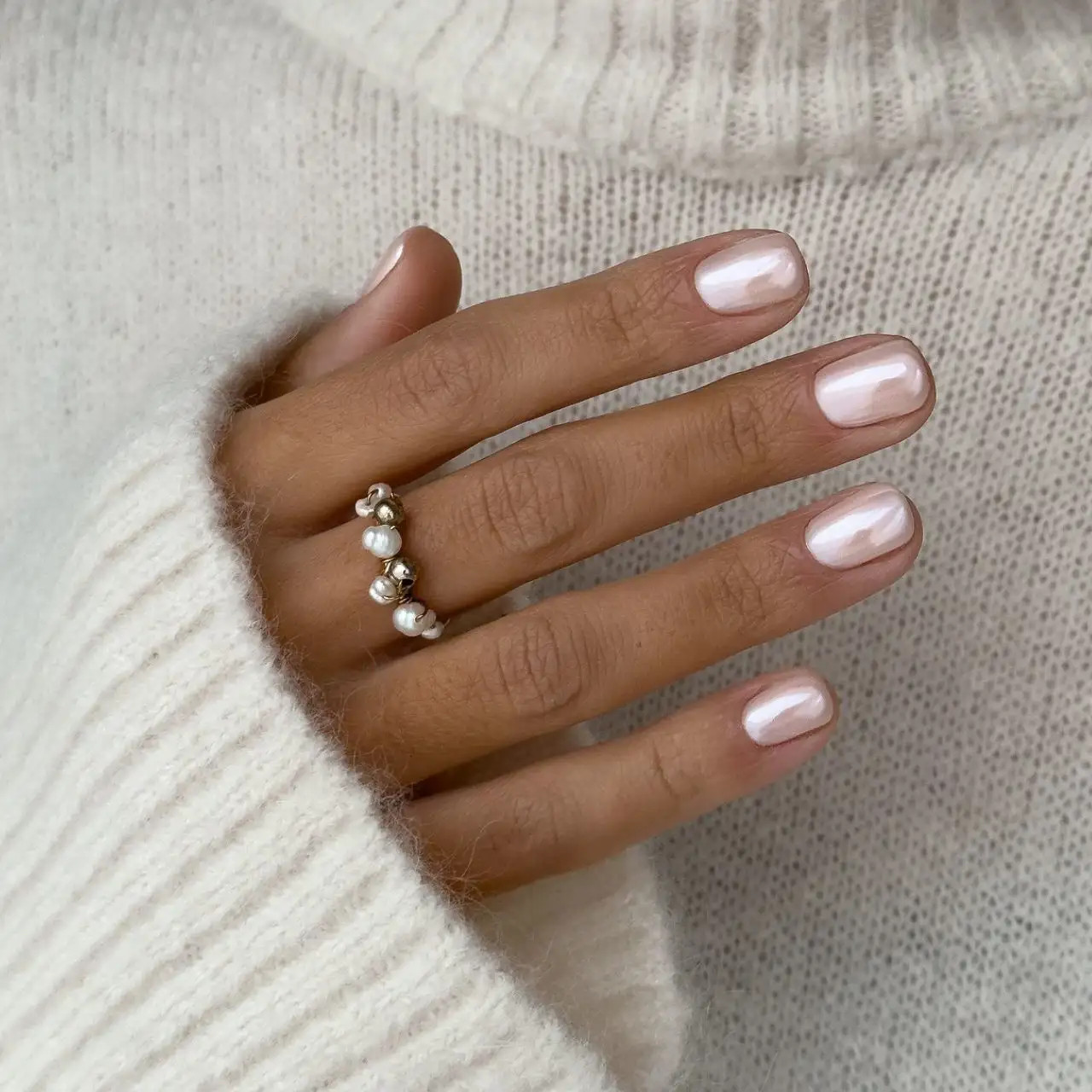 Milky White Pearlized Shimmer Milky White Pearlized Shimmer — Winter Round Nails 2027