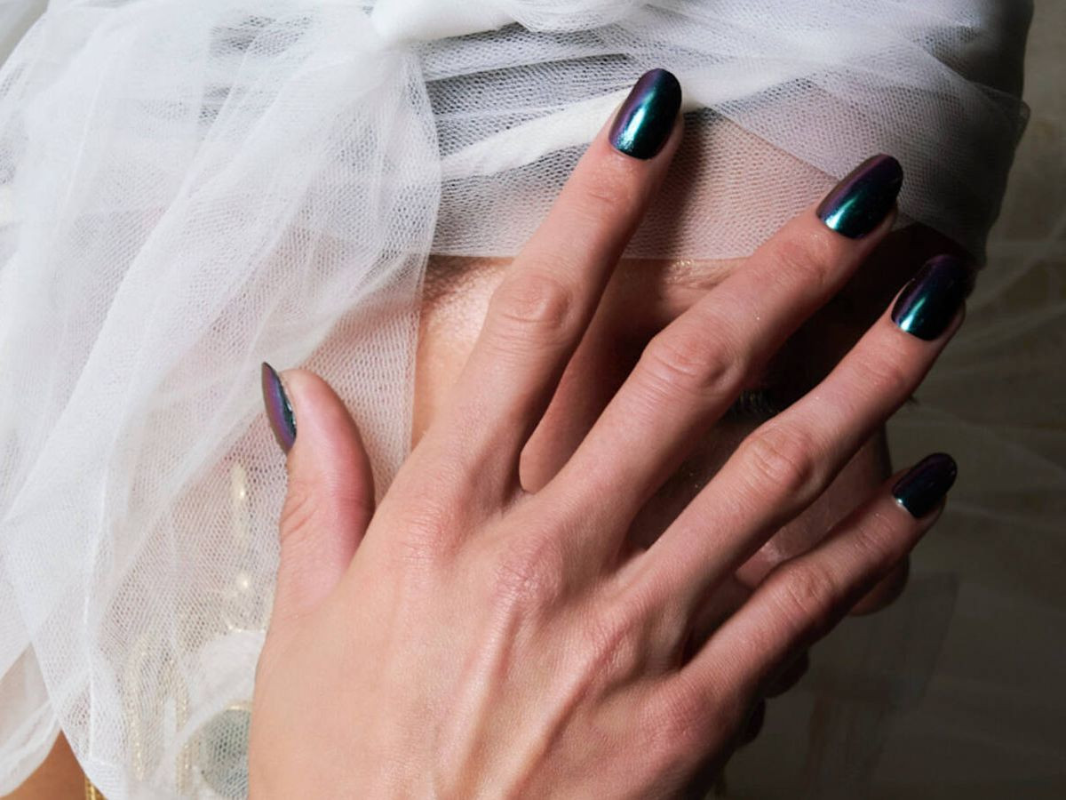 Velvet Cat-Eye Visual Idea — Prom Press On Nails 2027