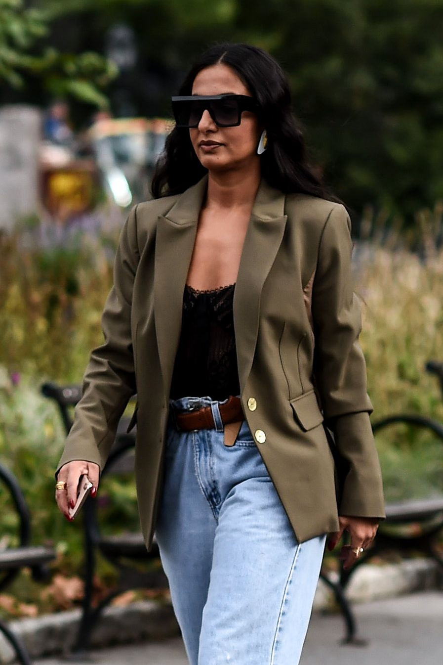 Relaxed Jeans and Blazer with Classic Leather Belt Relaxed Jeans and Blazer with Classic Leather Belt — Belt Outfits 2027