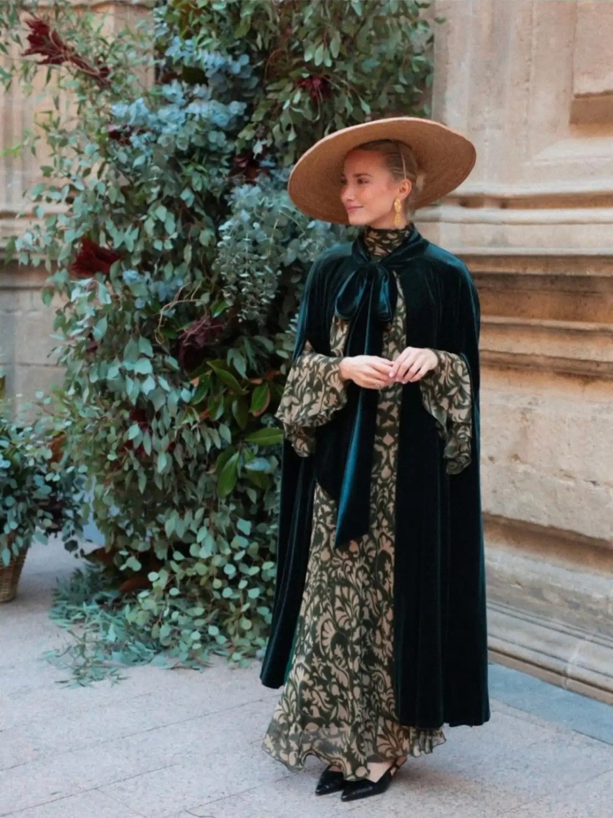 Printed Chiffon Dress with Velvet Cape and Straw Hat Printed Chiffon Dress with Velvet Cape and Straw Hat — Wedding Guest Outfits Cocktail 2027