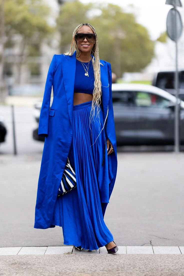 Monochromatic Cobalt Blue Ensemble with Pleated Skirt for Chic Evenings Monochromatic Cobalt Blue Ensemble with Pleated Skirt for Chic Evenings — Cobalt Blue Outfits 2027
