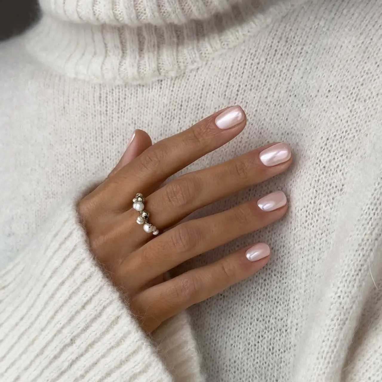 Pale Pink Pearlescent Shimmer Pale Pink Pearlescent Shimmer — Short Winter Nails 2027