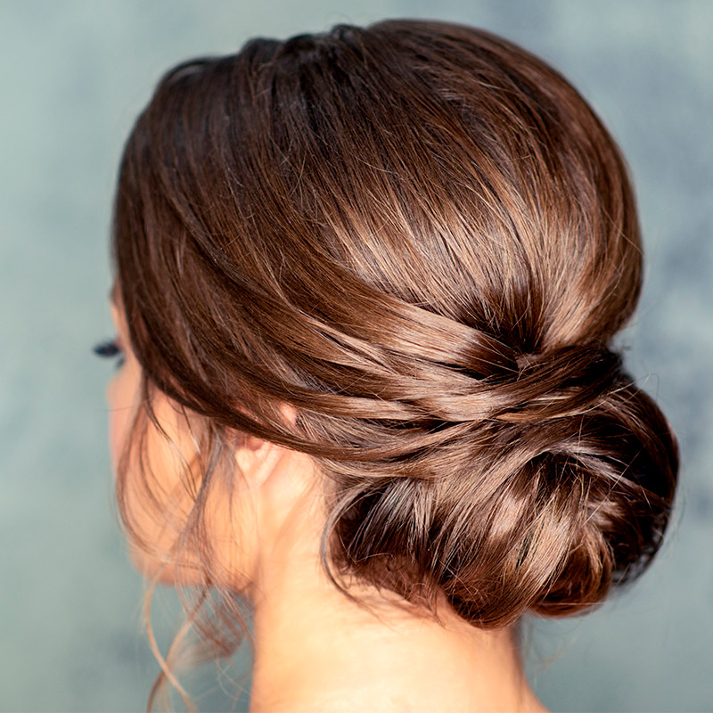 Visual Idea Visual Idea — Christmas Party Hairstyles 2026
