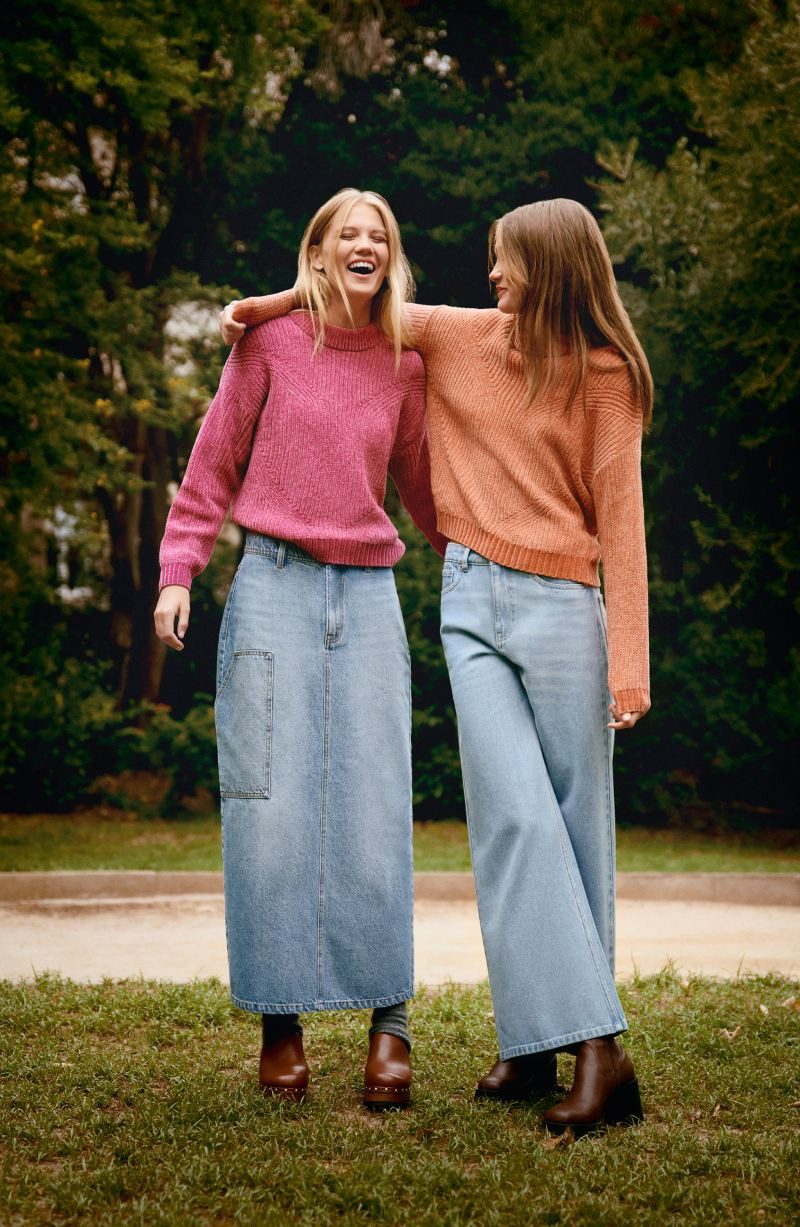 Denim Maxi Skirt Paired with an Oversized Knit Sweater Denim Maxi Skirt Paired with an Oversized Knit Sweater — Casual Thanksgiving Outfits 2026