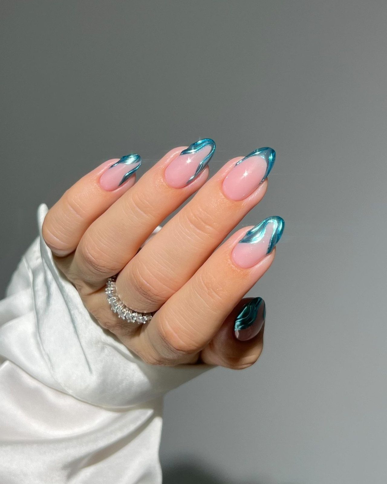 Metallic Blue Chrome French Almond Nails Metallic Blue Chrome French Almond Nails — Simple Summer Nails 2027