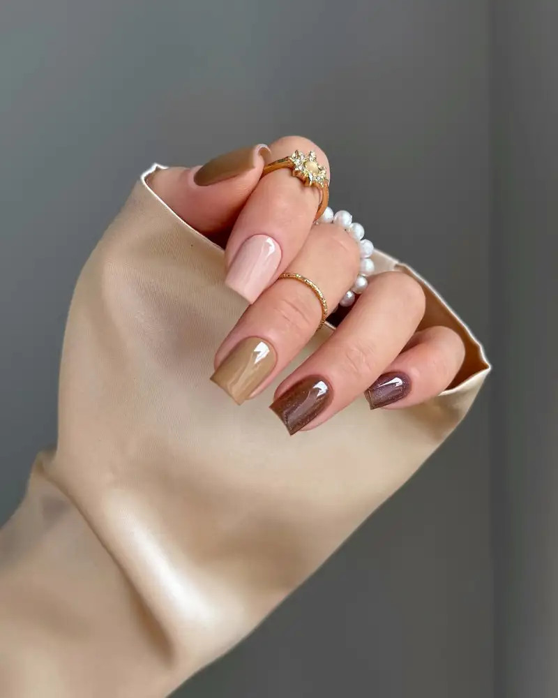 Glossy Glitter Cat-Eye Visual Idea Glossy Glitter Cat-Eye Visual Idea — Mocha Nails 2027