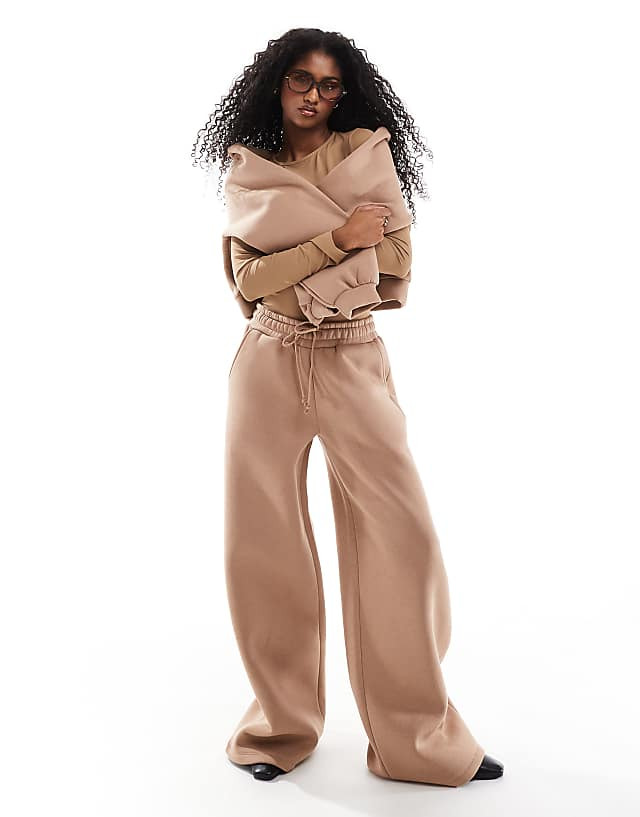 Miss Selfridge heavy fleece lined wide leg sweatpants in mocha - part of a set | ASOS