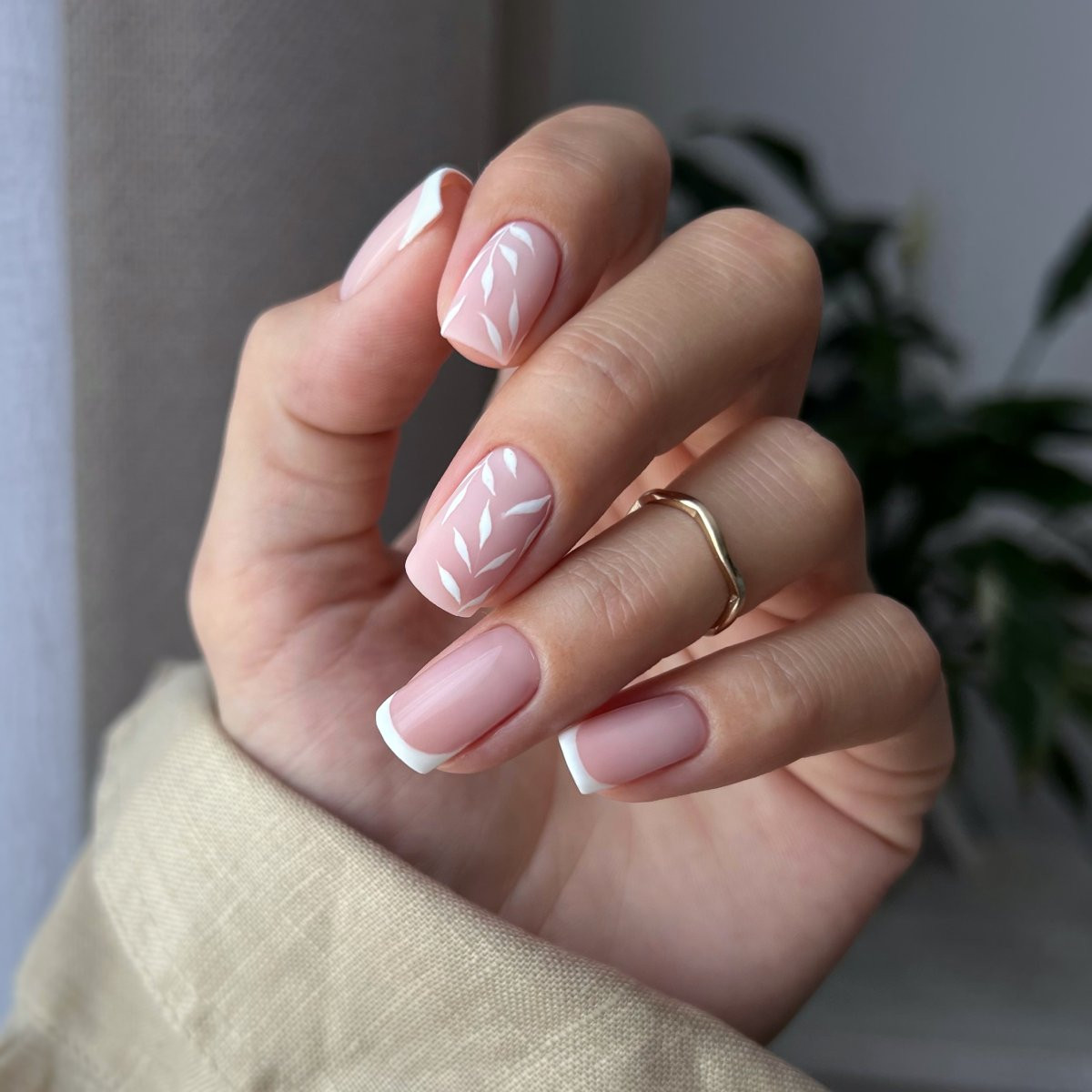 Vibrant Mint Green Glossy Coffin Nails Vibrant Mint Green Glossy Coffin Nails — Simple Summer Nails 2027
