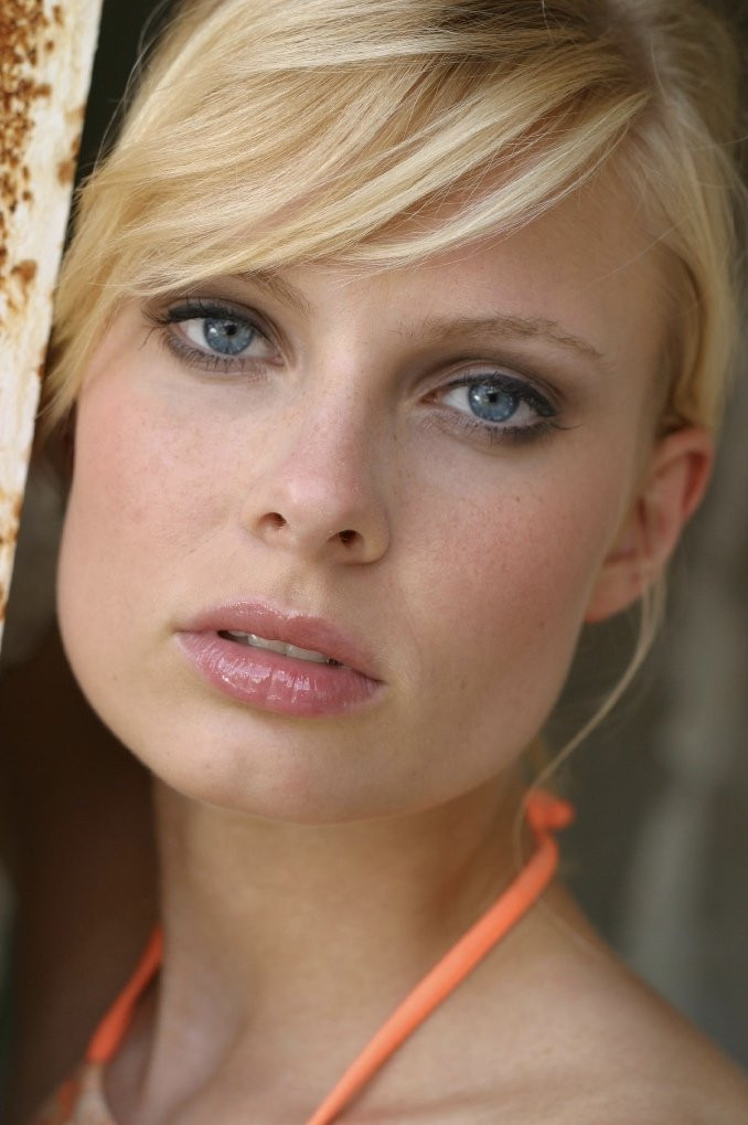 Shoulder Length Visual Idea — Golden Blonde 2027