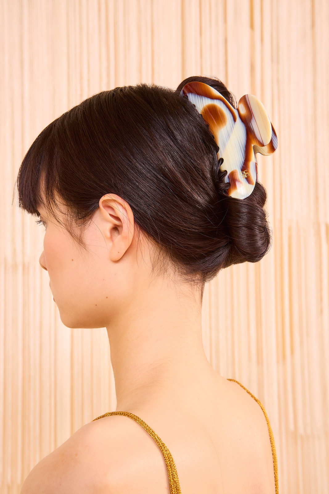 Chin Visual Idea — Claw Clip Bun 2027