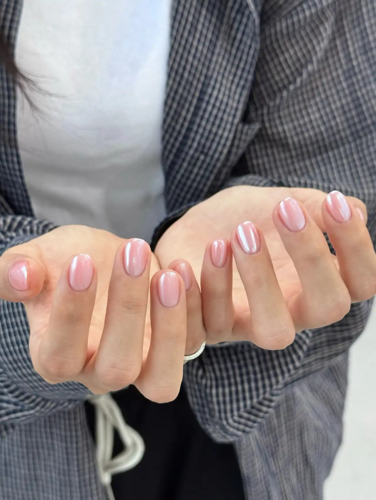 Pearlescent White French Tip Round Nails Pearlescent White French Tip Round Nails — Round Nails 2027
