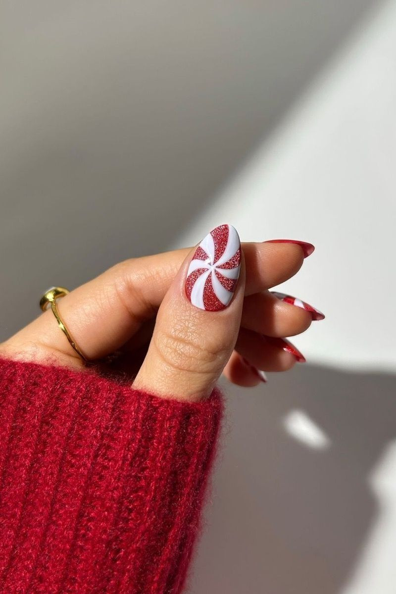 Peppermint Swirl Glitter Accent Nails Peppermint Swirl Glitter Accent Nails — Glitter Christmas Nails 2026