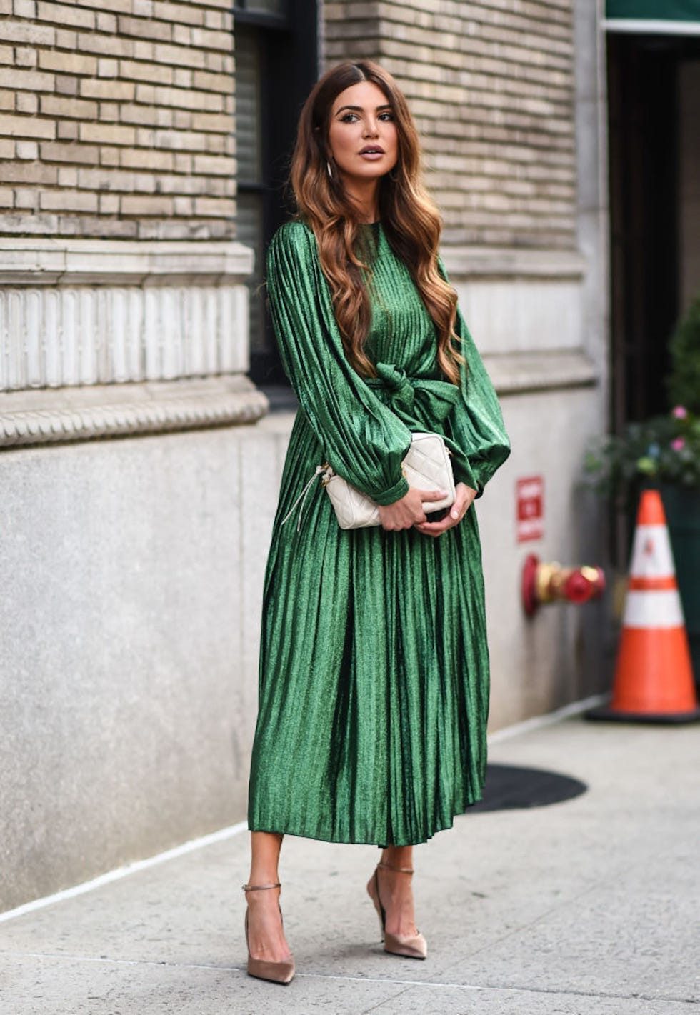 Emerald Green Metallic Pleated Midi Dress for Evening Glamour Pleated Dress 2027