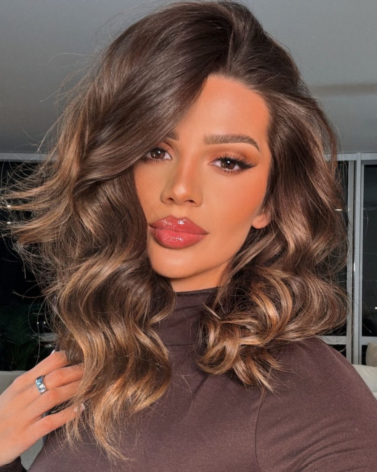 Chin-Length Wavy Bob With Caramel Highlights Chin-Length Wavy Bob With Caramel Highlights — Aesthetic Hairstyles 2027