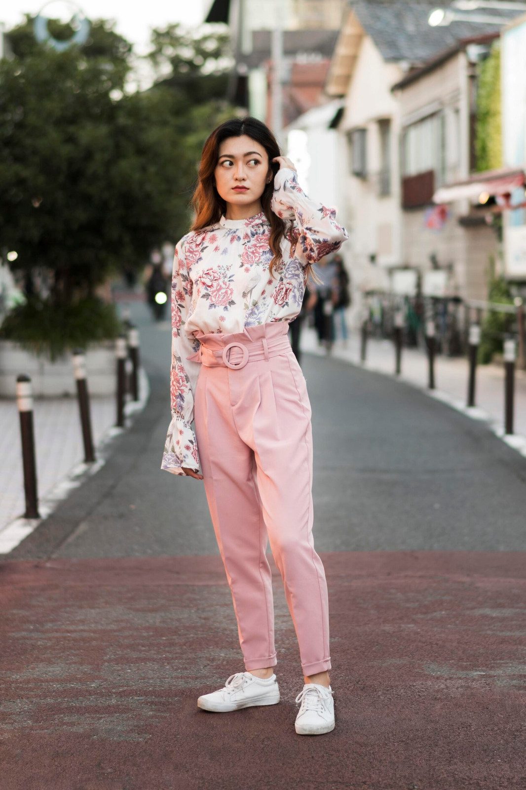 White Sneakers Outfit Idea White Sneakers Outfit Idea — Outfits 2027 for Short Women