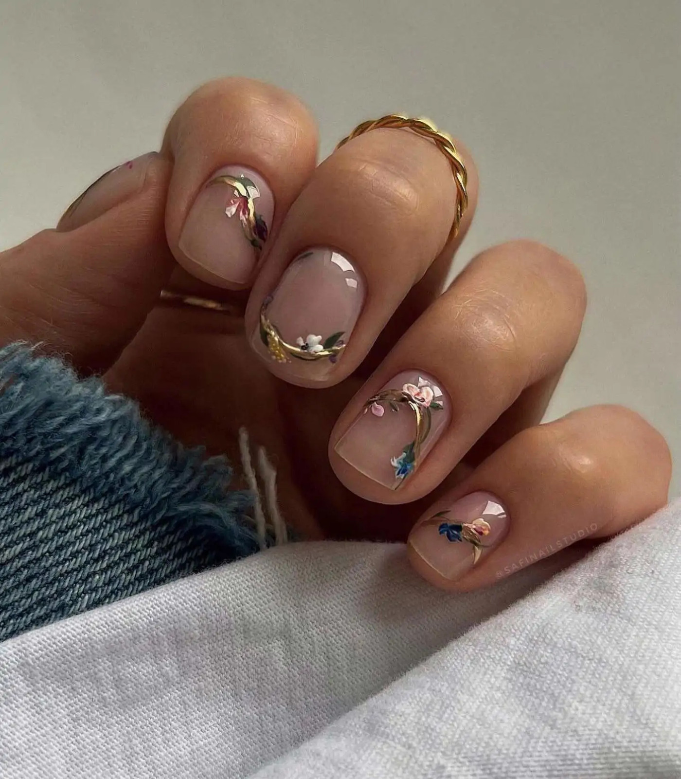 Floral Vine Sheer Nude Base Nails Floral Vine Sheer Nude Base Nails — Bridesmaid Nails Pink 2027