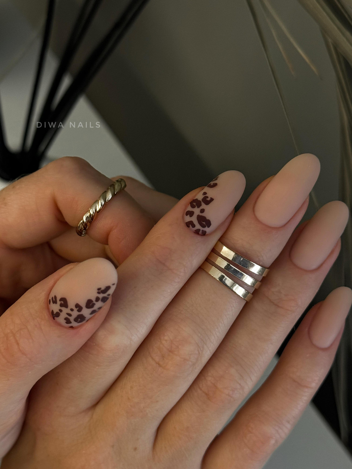 Short Almond Full Coverage Matte Leopard Nails Short Almond Full Coverage Matte Leopard Nails — Leopard Print Nails 2027
