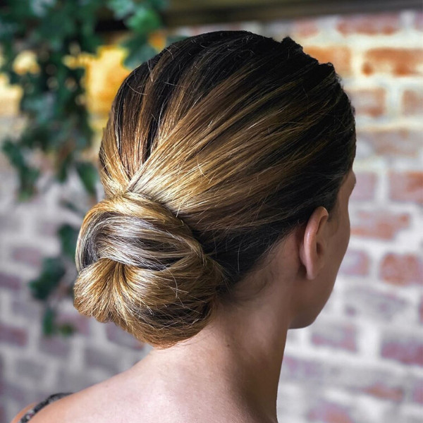 Mid-Back Length Visual Idea — Christmas Hairstyles 2026