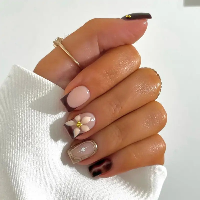 Glossy Metallic Foil Visual Idea Glossy Metallic Foil Visual Idea — Square Nails 2027