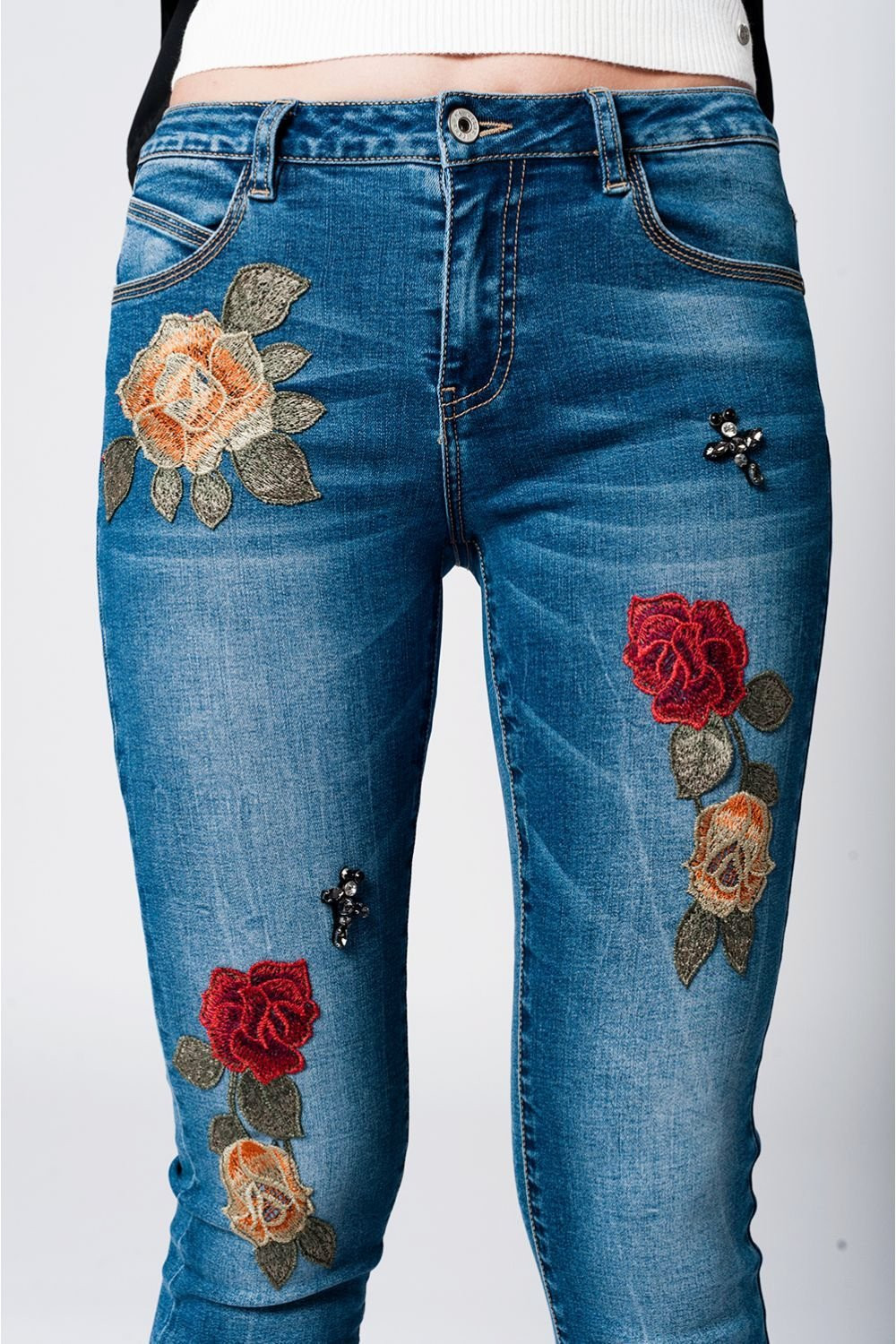 Embroidered Blue Skinny Jeans with Floral and Bead Embellishments — Scene Skinny Jeans Outfits 2027