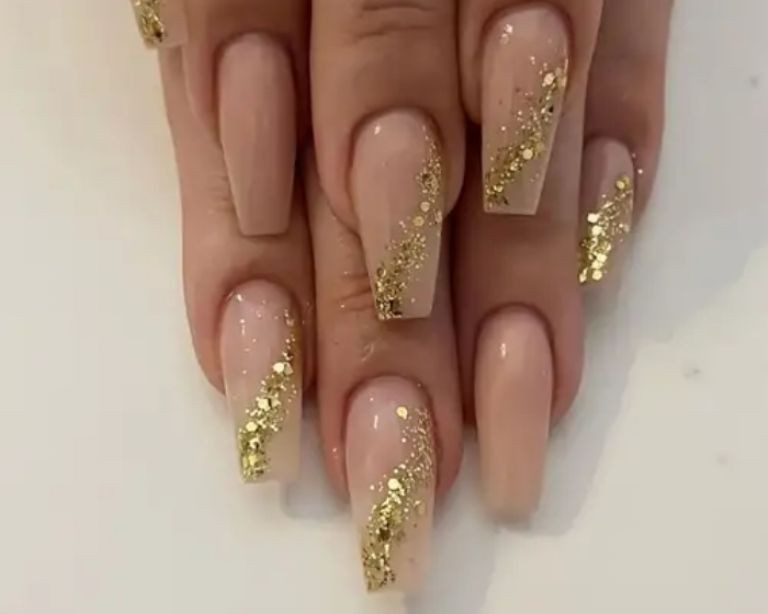 Glossy With Dense Gold Glitter Visual Idea Glossy With Dense Gold Glitter Visual Idea — Concert Nails 2027