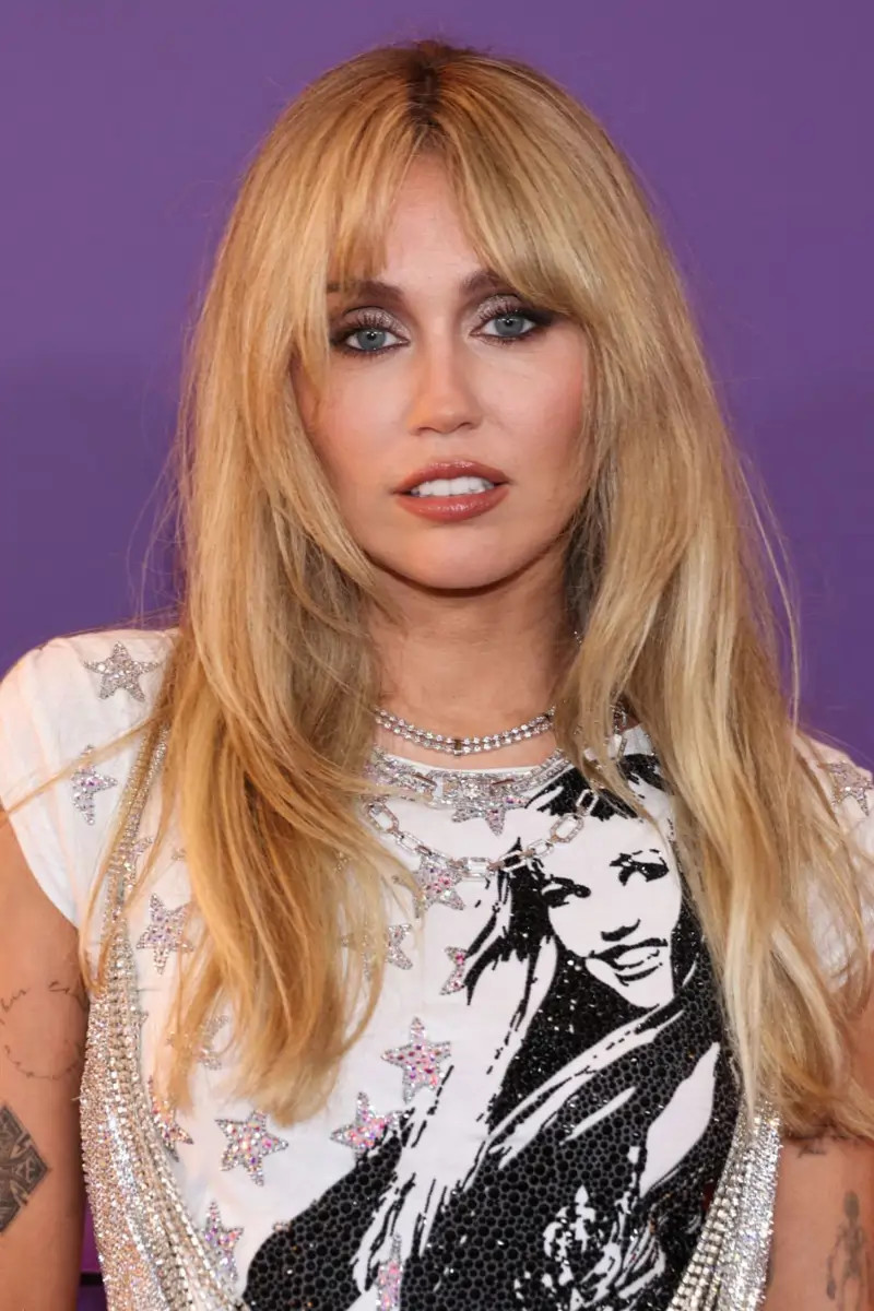 Textured Ash Blonde With Wispy Bangs Textured Ash Blonde With Wispy Bangs — Bangs 2027 for Square Face